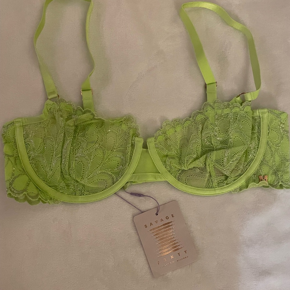Savage X Fenty Vibrant‎ Neon Green Metallic Shimmer Floral Lace Lingerie Bra
